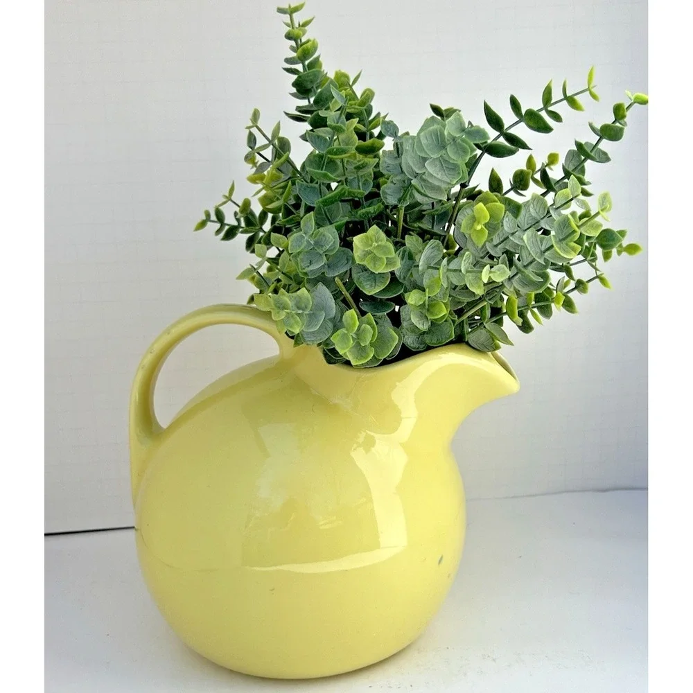Ball Pitcher Hall China Yellow‎ Ice Lip Mid Century 64 oz Ceramic Vintage Server